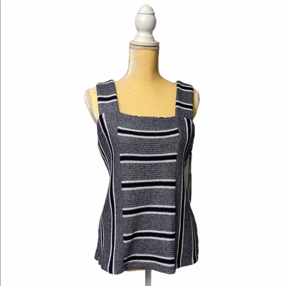 Vince Camuto Tops - ☀️Vince Camuto Mystic Blooms Tank - M NWT